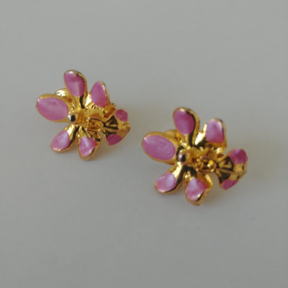 4/$20 Vintage gold tone and pink flower clip on earrings
